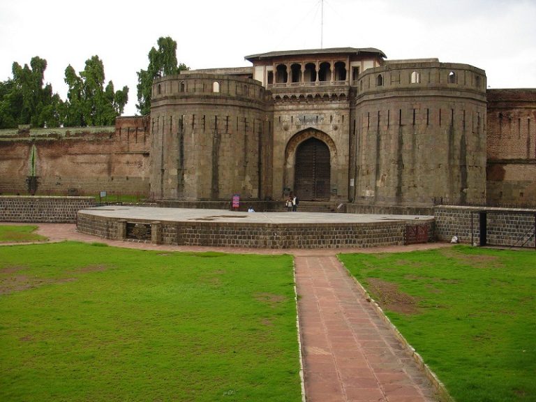 Tourist Places In Pune Shaniwar Wada